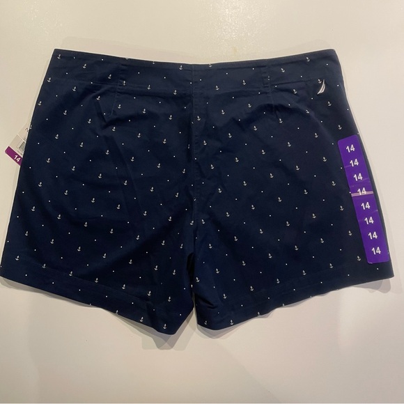 Nautica Navy Seas with White Anchors Design Shorts Size 14 5” inseam 2 Pockets - Picture 2 of 9